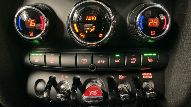 MINI Hatchback 1.5 Cooper Classic 3dr Auto Petrol Hatchback